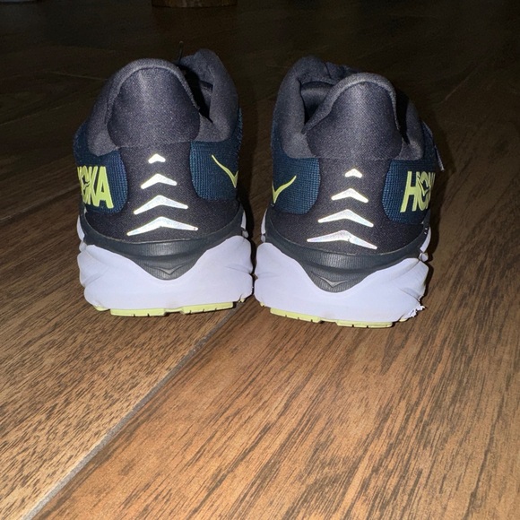 Hoka One One Clifton 8 Running Shoes - Picture 8 of 9